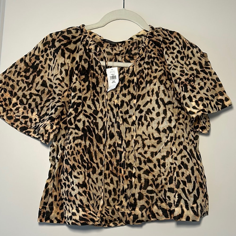 Banana republic peasant cheetah print blouse